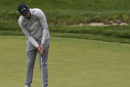 Matt Fitzpatrick de Inglaterra en la ronda final del torneo de golf US Open 2022 en The Country Club en Brookline, Massachusetts, EE. UU., este 19 de junio de 2022. EFE/EPA/Amanda Sagba