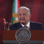 El presidente de México, Andrés Manuel López Obrador, habla durante una rueda de prensa en el Palacio Nacional, en Ciudad de México (México). EFE/ Sáshenka Gutiérrez