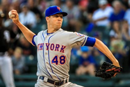 DeGrom, quien sufrió una lesión en el omóplato derecho, cumplió la tercera sesión de picheos con 29 lanzamientos. Foto de archivo. EFE/EPA/TANNEN MAURY