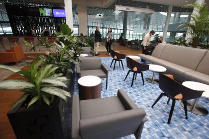 Fotografía del "Copa Club", una sala VIP de Copa Airlines, para sus pasajeros más frecuentes en la reciente terminal dos (T2) del Aeropuerto Internacional de Tocumen, hoy en Ciudad de Panamá (Panamá). EFE/Carlos Lemos