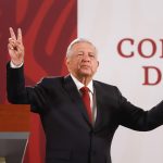 El presidente de México, Andrés Manuel López Obrador, habla durante una rueda de prensa en el Palacio Nacional de la Ciudad de México (México). EFE/Isaac Esquivel