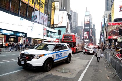 Vista de una patrulla de la policía de Nueva York, imagen de archivo. EFE/JASON SZENES