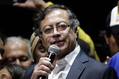 El Presidente electo de Colombia Gustavo Petro, habla luego de conocer los resultados de las elecciones en Bogotá (Colombia). EFE/Carlos Ortega