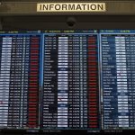 Vista de una lista de los vuelos cancelados en el Aeropuerto Internacional Logan en Boston, Massachusetts (Estados Unidos), imagen de archivo. EFE/CJ GUNTHER