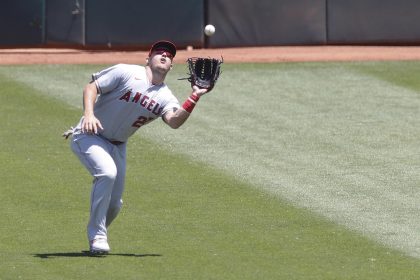 Trout ha estado fuera de juego desde el pasado 12 de julio por dolores en la espalda y el costado izquierdo, una lesión que podría ser crónica, afirmó este miércoles el jefe del cuerpo de entrenadores de los Angelinos, Mike Frostad. Foto de archivo. EFE/EPA/JOHN G. MABANGLO