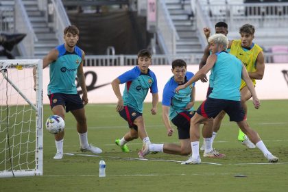 Jugadores del FC Barcelona participan en un entrenamiento en Fort Lauderdale, Florida, el 18 de julio de 2022. EFE/Cristóbal Herrera