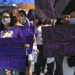 Mujeres y activistas se manifiestan en contra de los feminicidios en Ciudad Juárez, estado de Chihuahua (México), en una fotografía de archivo. EFE/Luis Torres