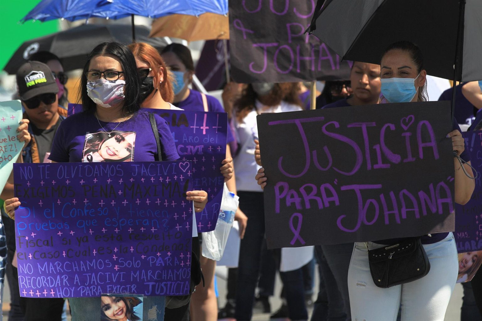 Mujeres y activistas se manifiestan en contra de los feminicidios en Ciudad Juárez, estado de Chihuahua (México), en una fotografía de archivo. EFE/Luis Torres