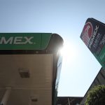 Imagen de archivo de una estación de gasolina de Pemex en la Ciudad de México (México). EFE/ Sáshenka Gutiérrez