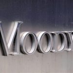 Fotografía de archivo del logo de la agencia de calificación Moody's en la fachada de su sede en Nueva York (EEUU). EFE/ANDREW GOMBERT