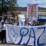 Habitantes marchan en contra de la violencia, hoy en el municipio de San Cristóbal de las Casas, estado de Chiapas (México). EFE/Carlos López