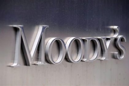 Fotografía de archivo del logo de la agencia de calificación Moody's en la fachada de su sede en Nueva York (EEUU). EFE/ANDREW GOMBERT