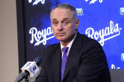 Foto de archivo del comisionado de la Liga Mayor de Béisbol Rob Manfred. EFE/LARRY W. SMITH