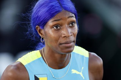 Shaunae Miller-Uibo de Bahamas tras ganar su carrera en las semifinales de 400m femeninos en el Campeonato Mundial de Atletismo Oregon en Hayward Field en Eugene, Oregon, EE.UU. EFE/EPA/Etienne Laurent