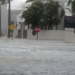 Fotografía de archivo de una vista de inundaciones tras el paso de un huracán , en San Juan (Puerto Rico). EFE/José Rodríguez