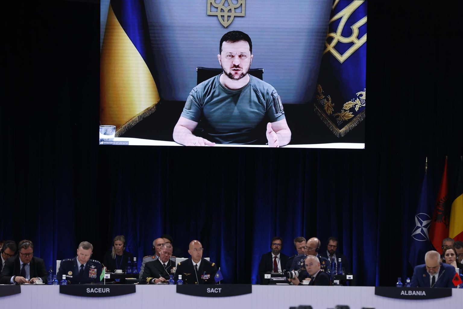 Fotografía de archivo del presidente del Ucrania, Volodímir Zelenski, que interviene por videoconferencia en la primera jornada de la cumbre de la OTAN que se celebró en el recinto de Ifema, en Madrid. EFE/JUAN CARLOS HIDALGO