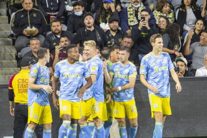 Los jugadores del Philadelphia Union celebran el gol de su compañero Julián Carranza, en una fotografía de archivo. EFE/Armando Arorizo