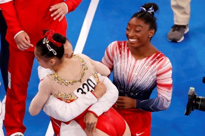 La estadounidense Simone Biles (d-bronce), imagen de archivo. EFE/ José Méndez