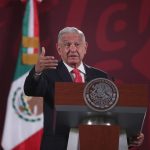 El presidente mexicano, Andrés Manuel López Obrador, habla hoy, durante una conferencia de prensa en el Palacio Nacional de la Ciudad de México (México). EFE/Sáshenka Gutiérrez