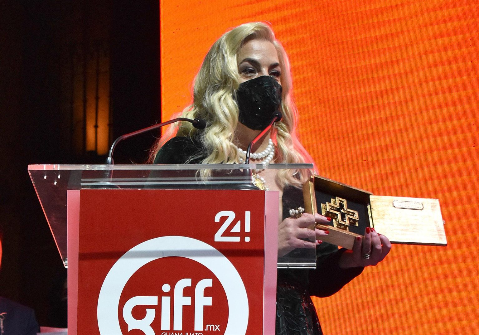 Fotografía de archivo fechada el 21 de septiembre de 2021, de la directora del Festival Internacional de Cine de Guanajuato, Sarah Hoch, durante un acto protocolario en la ciudad de San Miguel de Allende (México). EFE/Mónica Rubalcava