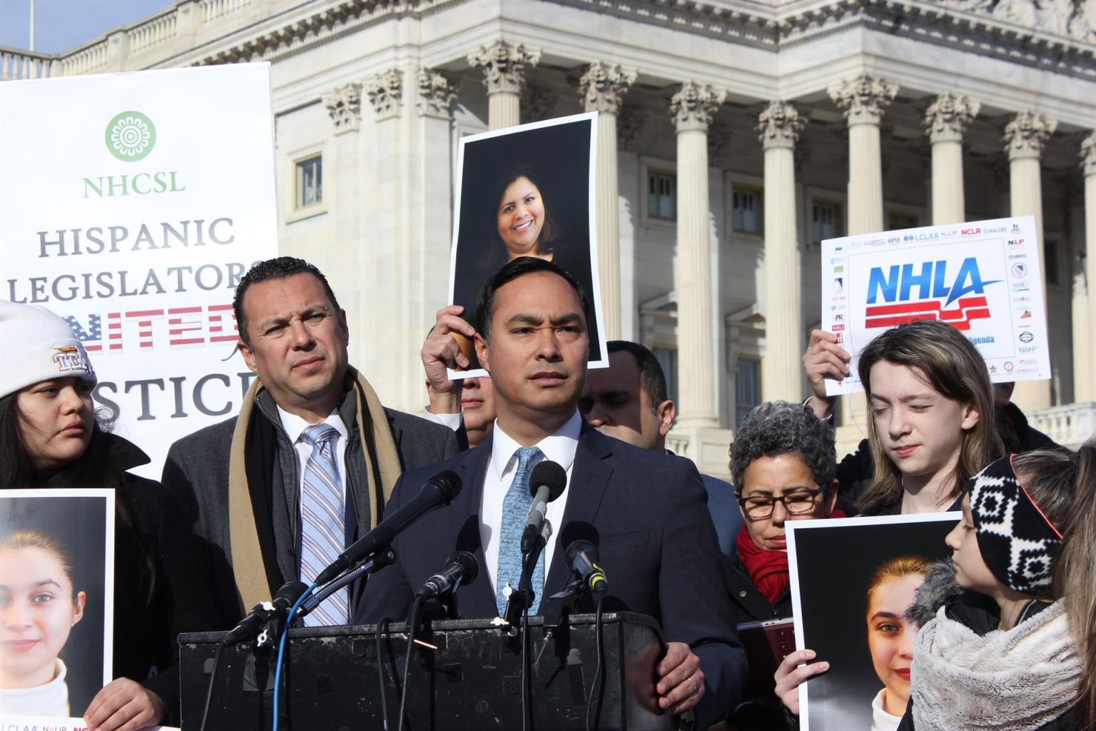 Fotografía de archivo del congresista demócrata por Texas, Joaquín Castro. EFE/Alex Segura