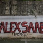 Fotografía de archivo que muestra un grafiti que pide la libertad de Álex Saab. EFE/ Rayner Peña R