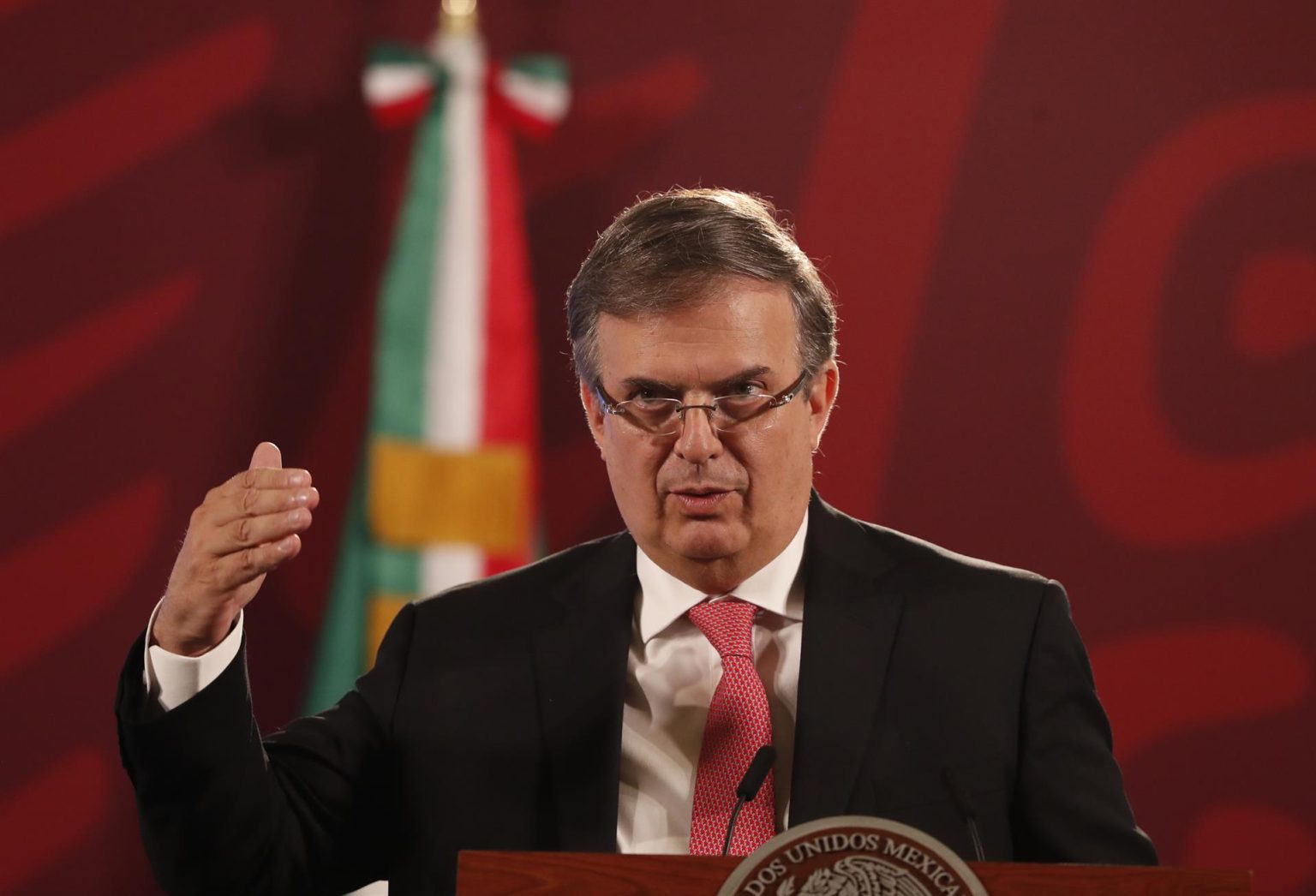 El Secretario de Relaciones Exteriores de México, Marcelo Ebrard, habla hoy durante la rueda de prensa matutina en Palacio Nacional, en Ciudad de México (México). EFE/Mario Guzmán