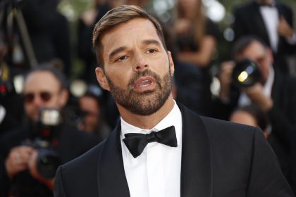 Fotografía de archivo del cantante puertorriqueño, Ricky Martin. EFE/EPA/SEBASTIEN NOGIER