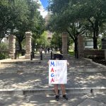 Fotografía personal cedida hoy por Nancy A. Thompson, fundadora del grupo "Madres en Contra de Greg Abbott", un grupo no partidista que cuenta ya con 45.000 miembros de un amplio espectro de votantes que incluye demócratas, republicanos moderados e independientes que piensan apoyar a Beto O'Rourke, el contrincante demócrata de Abbott. EFE/Álbum Nancy Thompson /SOLO USO EDITORIAL /NO VENTAS /SOLO DISPONIBLE PARA ILUSTRAR LA NOTICIA QUE ACOMPAÑA /CRÉDITO OBLIGATORIO