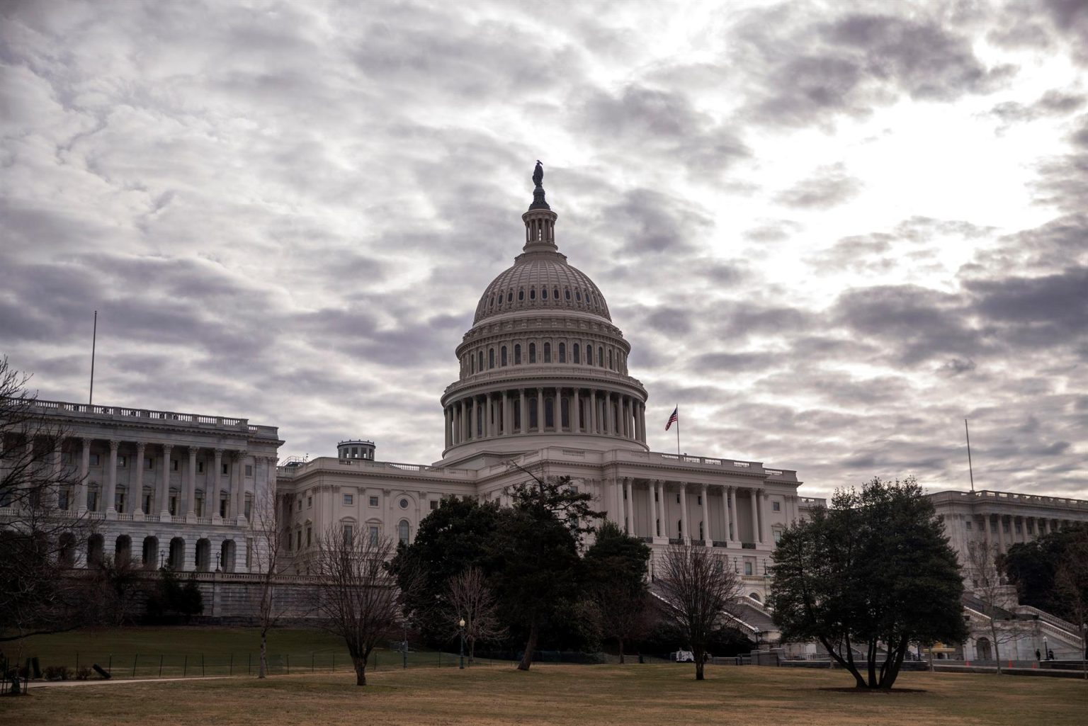 Vista del exterior del Capitolio en Washington DC, Estados Unidos. Imagen de archivo. EFE/Shawn Thew