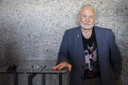 Imagen de archivo de astronauta Buzz Aldrin. EFE/ Ennio Leanza