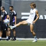El centrocampista croata del Real Madrid, Luka Modric, participa de un entrenamiento en las instalaciones de la Universidad de California Los Ángeles (UCLA), en Los Ángeles, California (EE.UU.). EFE/ Javier Rojas