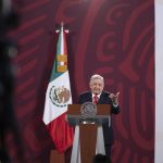 Fotografía cedida por la presidencia de México del presidente mexicano Andrés Manuel López Obrador durante una rueda de prensa, hoy en Palacio Nacional, de la Ciudad de México (México). EFE/Presidencia de México/SOLO USO EDITORIAL/SOLO DISPONIBLE PARA ILUSTRAR LA NOTICIA QUE ACOMPAÑA(CRÉDITO OBLIGATORIO)