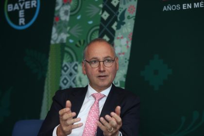 El director ejecutivo global de Bayer, Werner Baumann, habla durante una entrevista con Efe, el 9 de agosto de 2022, en Ciudad de México (México). EFE/ Sáshenka Gutiérrez