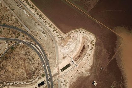 Fotografía aérea de archivo fechada el 29 de julio de 2022 de la presa Abelardo L. Rodríguez, en Hermosillo (México). EFE/ Daniel Sánchez/ MEJOR CALIDAD POSIBLE