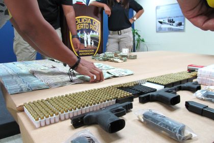 La autoridad local también incautó 44 armas de fuego, 34 pistolas y 10 rifles, 2.000 municiones y 133.000 dólares en efectivo, según se detalló en un comunicado de prensa. Imagen de archivo. EFE/Jorge Muñiz