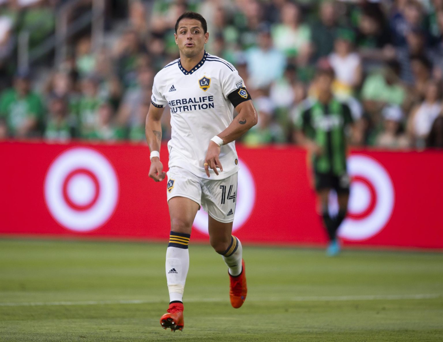 El delantero del LA Galaxy Javier "Chicharito" Hernández, en una fotografía de archivo. EFE/DARREN ABATE