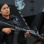 Liliana Moreno Holguín, policía mexicana originaria del pueblo rarámuri, posa durante una entrevista con Efe, el 15 de agosto de 2022, en Ciudad Juárez (México). EFE/ Luis Torres