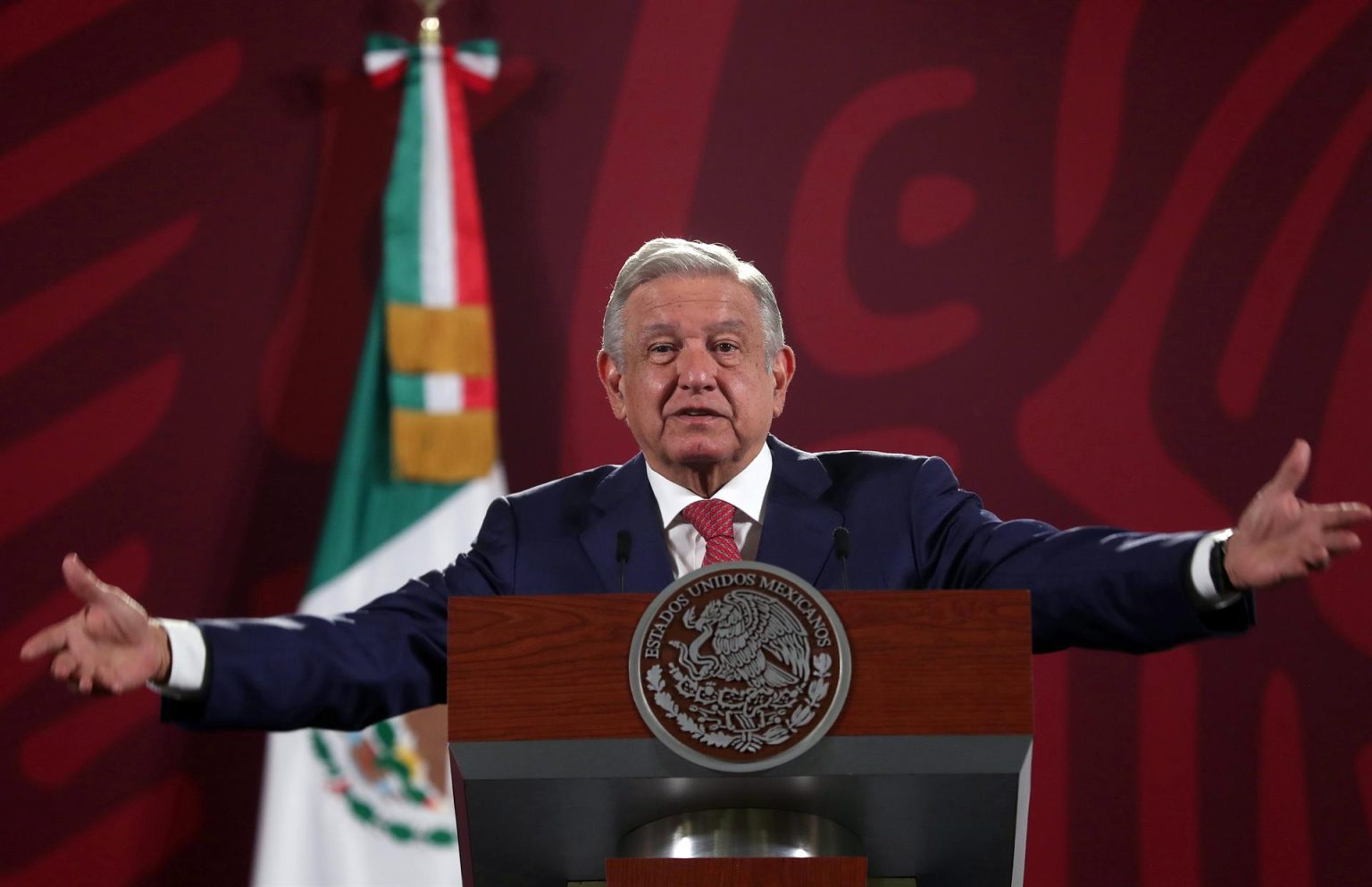 El presidente de México, Andrés Manuel López Obrador, habla durante una rueda de prensa hoy, en el Palacio Nacional, en Ciudad de México (México). EFE/ Sáshenka Gutiérrez