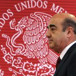 Fotografía de archivo fechada el 7 de noviembre de 2014, del ex procurador general de la República, Jesús Murillo Karam, durante una rueda de prensa en Ciudad de México (México).  EFE/Mario Guzmán