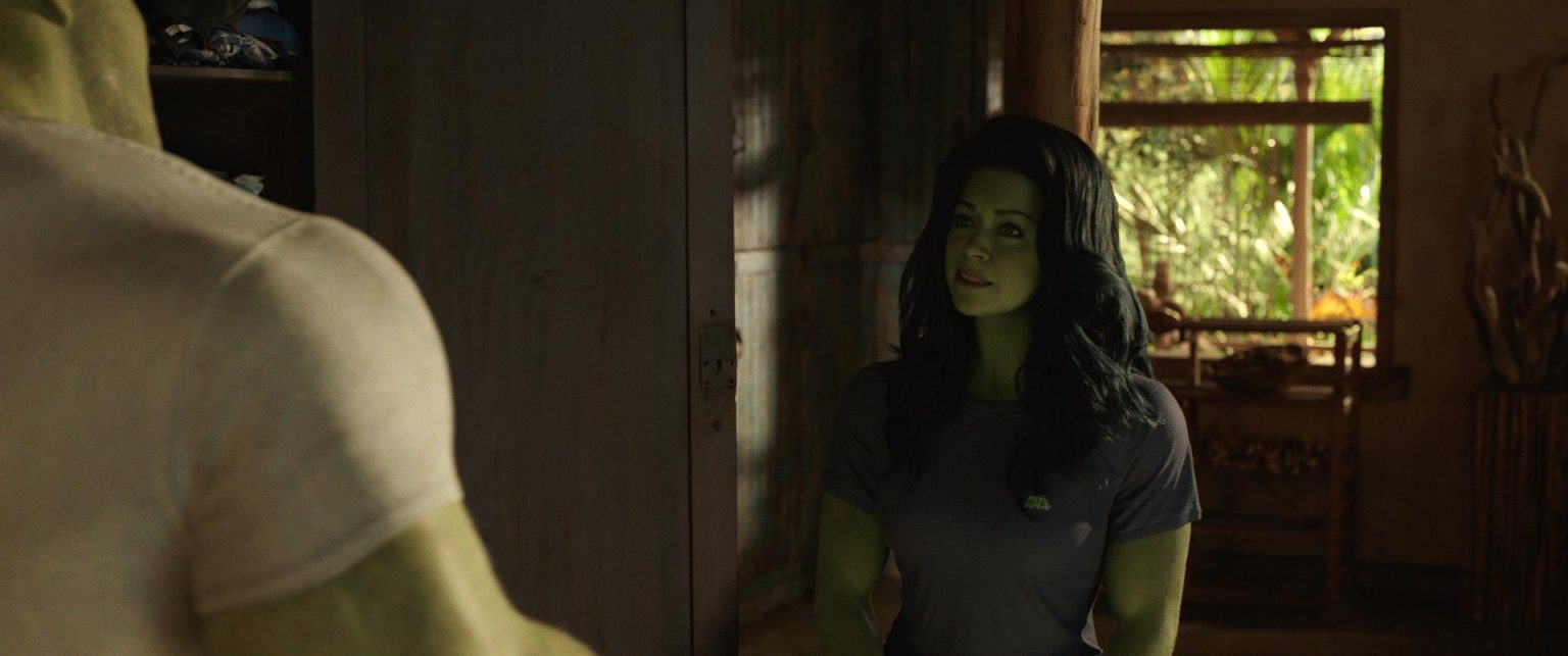 Fotografía cedida por Marvel Studios de una escena de la película "She Hulk", donde aparece la actriz Tatiana Maslany en su papel de She Hulk. EFE/ Marvel Studios / SOLO USO EDITORIAL/ SOLO DISPONIBLE PARA ILUSTRAR LA NOTICIA QUE ACOMPAÑA (CRÉDITO OBLIGATORIO)