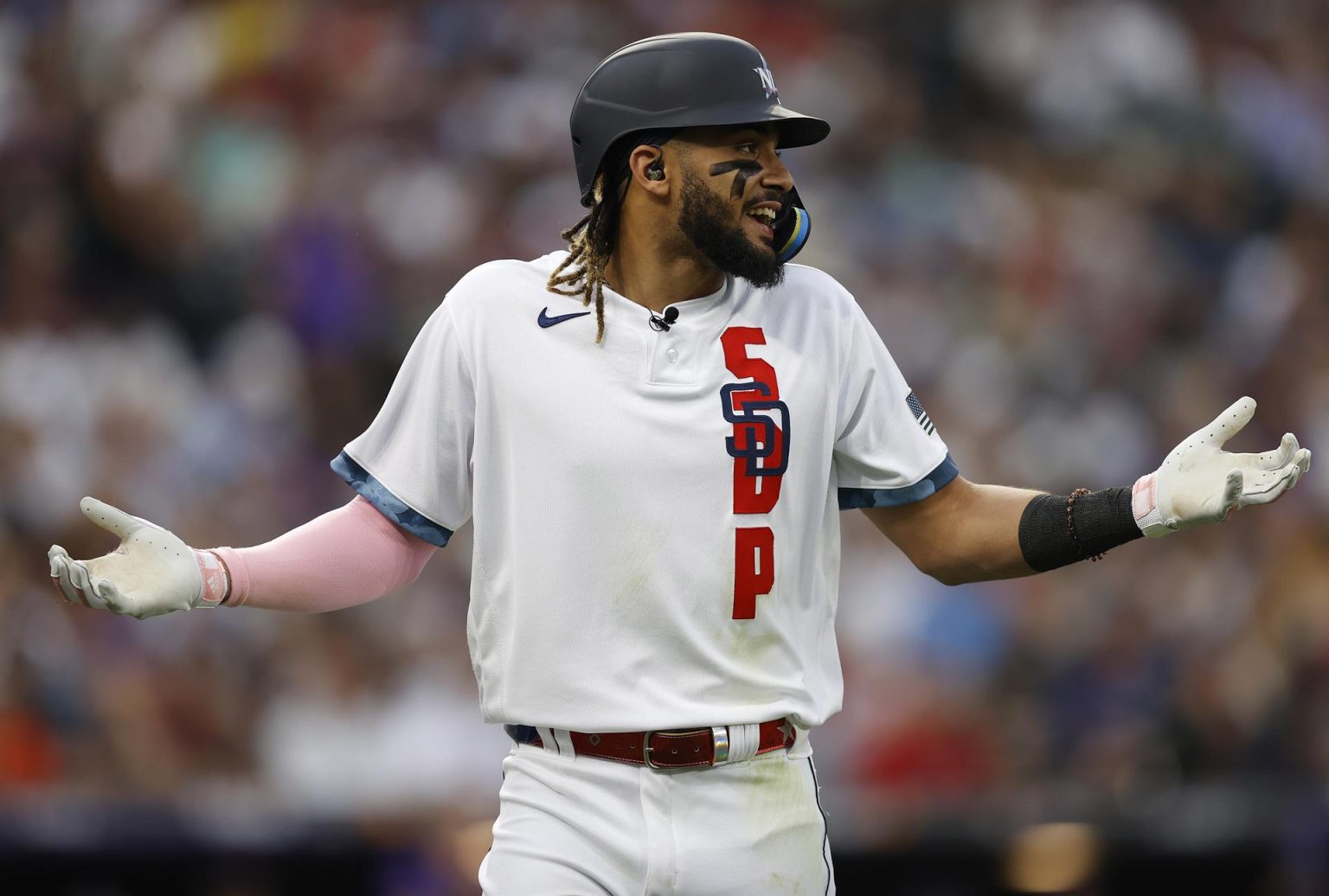 "Me sentí muy bien. No sentí nada, y sentí que puse mi mejor swing”, dijo Tatis Jr al hablar con la prensa este lunes, tras agotar sus primeros turnos al bate frente a lanzadores. Foto de archivo. EFE/EPA/JOHN G. MABANGLO