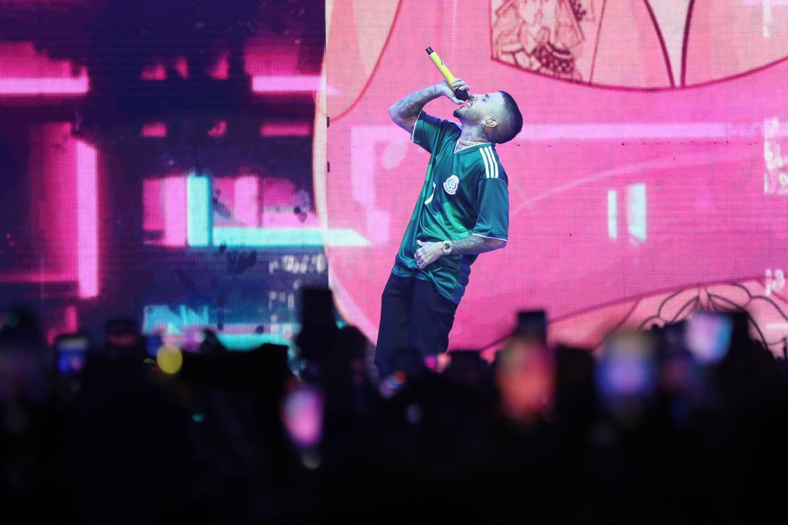 El cantante puertorriqueño Rauw Alejandro durante un concierto en la Arena Ciudad de México. Imagen de archivo. EFE/ Sáshenka Gutiérrez