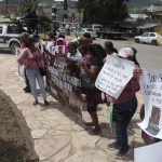 Familiares de desaparecidos se manifiestan hoy en el marco del Día Internacional de las Víctimas de Desapariciones Forzadas, en el municipio de Chilapa de Álvarez, Guerrero (México). EFE/José Luis de la Cruz