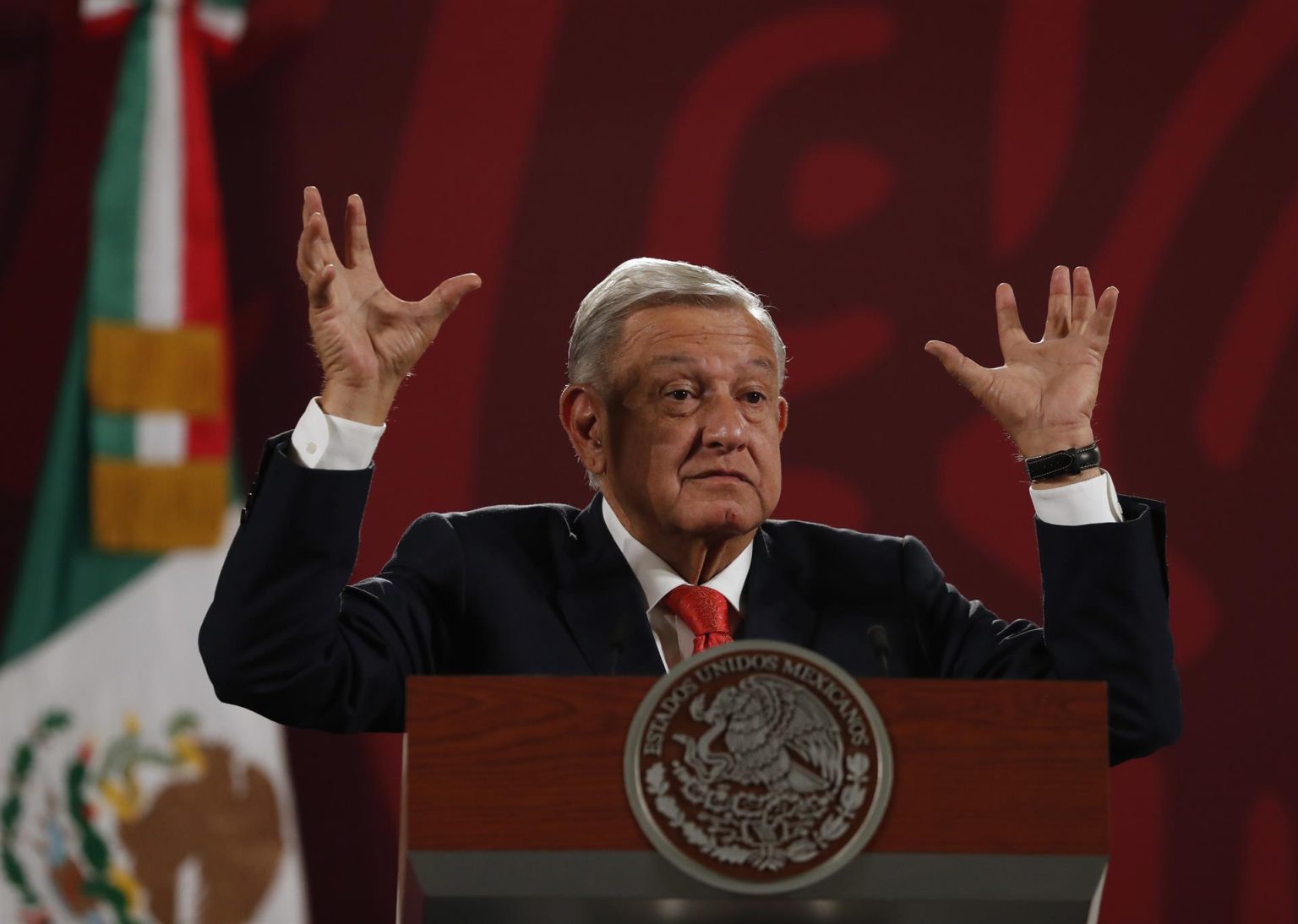 El presidente de México, Andrés Manuel López Obrador, habla durante una rueda de prensa hoy, en el Palacio Nacional, en Ciudad de México (México). EFE/ Mario Guzmán