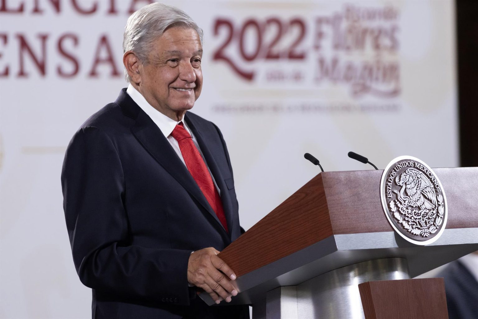 Fotografía cedida por la presidencia de México del presidente mexicano, Andrés Manuel López Obrador, durante una rueda de prensa hoy en Palacio Nacional, de la Ciudad de México (México). EFE/Presidencia de México/SOLO USO EDITORIAL/SOLO DISPONIBLE PARA ILUSTRAR LA NOTICIA QUE ACOMPAÑA(CRÉDITO OBLIGATORIO)