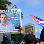 Varias personas se reúnen en Miami, Florida (EE.UU.) para pedir por la libertad del opositor cubano José Daniel Ferrer. Imagen de archivo. EFE/ Jorge Pérez