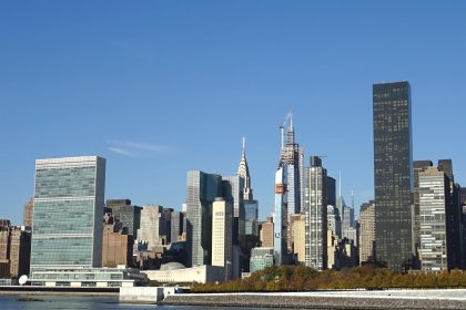 Fotografía de archivo donde se aprecia la silueta de los rascacielos de la ciudad de Nueva York (EEUU). EFE/Jorge Fuentelsaz