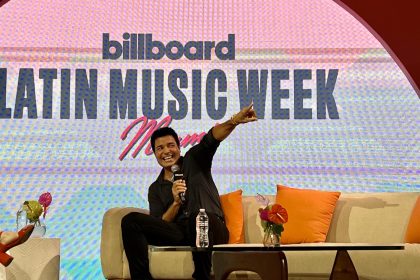 El cantante puertorriqueño Chayanne habla durante un panel de la Semana de la Música Latina hoy, en el Forum Faena, en Miami Beach, Florida (EE.UU.). EFE/Alicia Civita