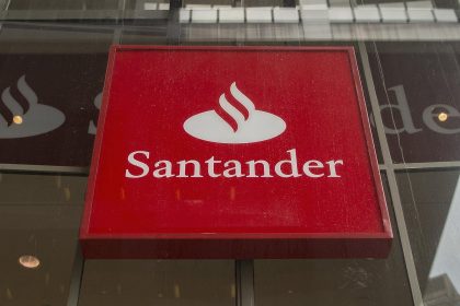 Fotografía de archivo de la sede del Banco Santander en Boston, Massachusetts, (Estados Unidos). EFE/CJ GUNTHER